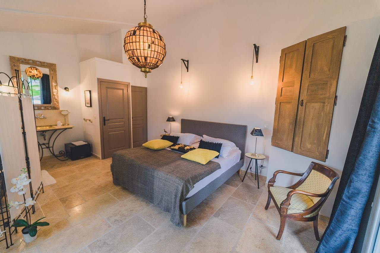 Maison Sadina Seguret Bagian luar foto