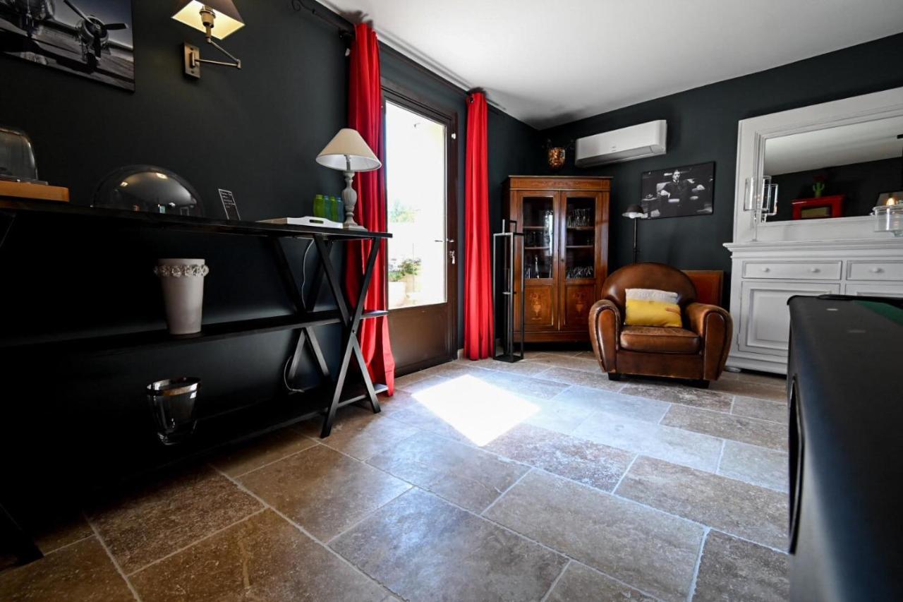 Maison Sadina Seguret Bagian luar foto