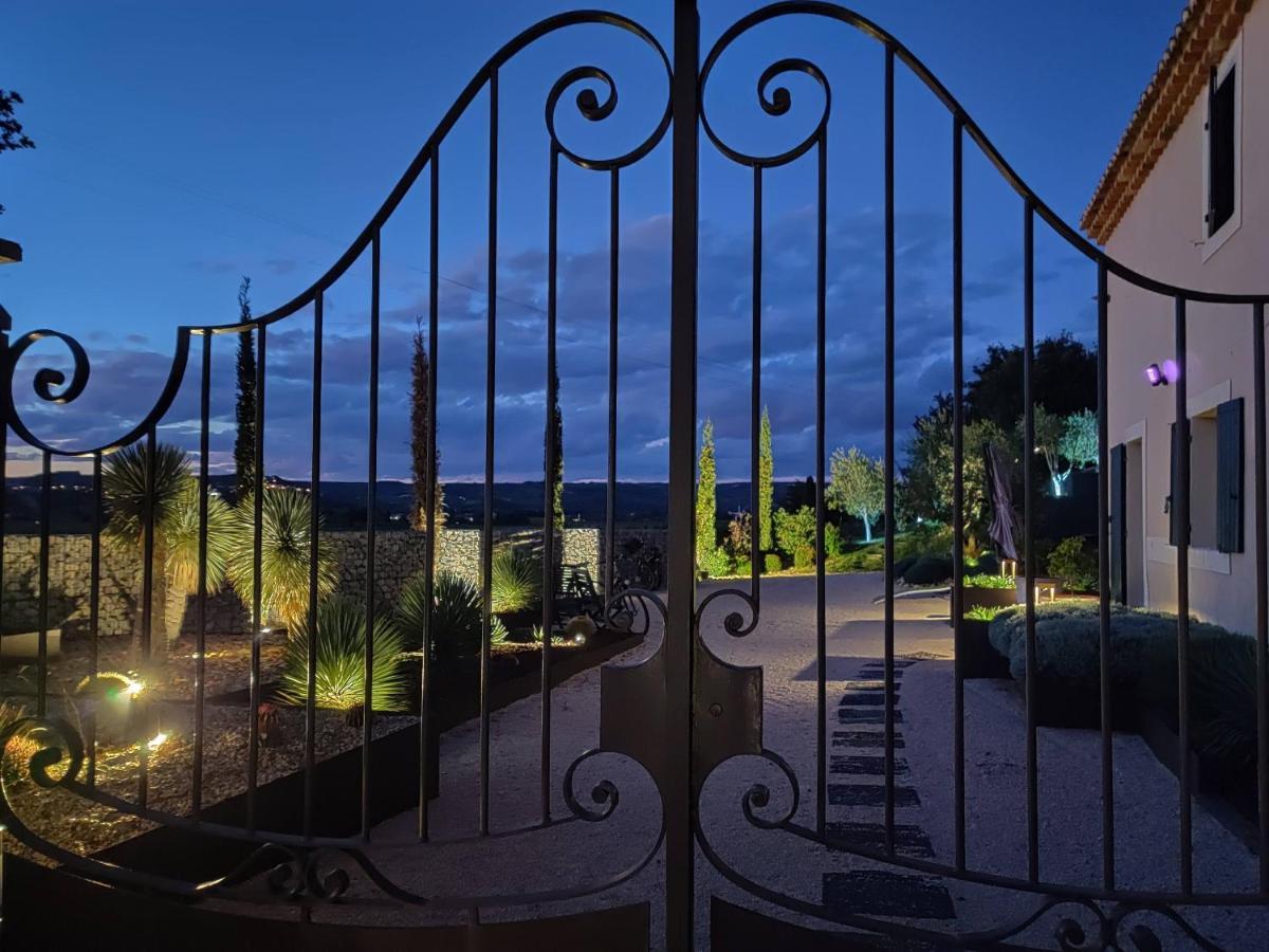Maison Sadina Seguret Bagian luar foto